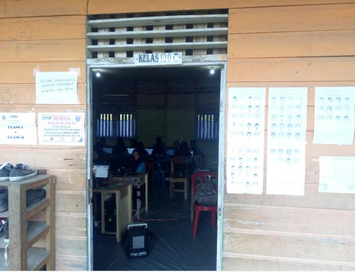 UNBK Hari Ketiga MTsN 3 Tanjab Barat Berjalan Cukup Lancar