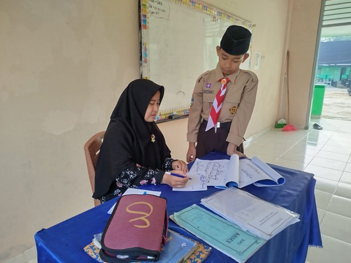 Kegiatan Ekstrakurikuler Kaligrafi Kembangkan Kreativitas Siswa