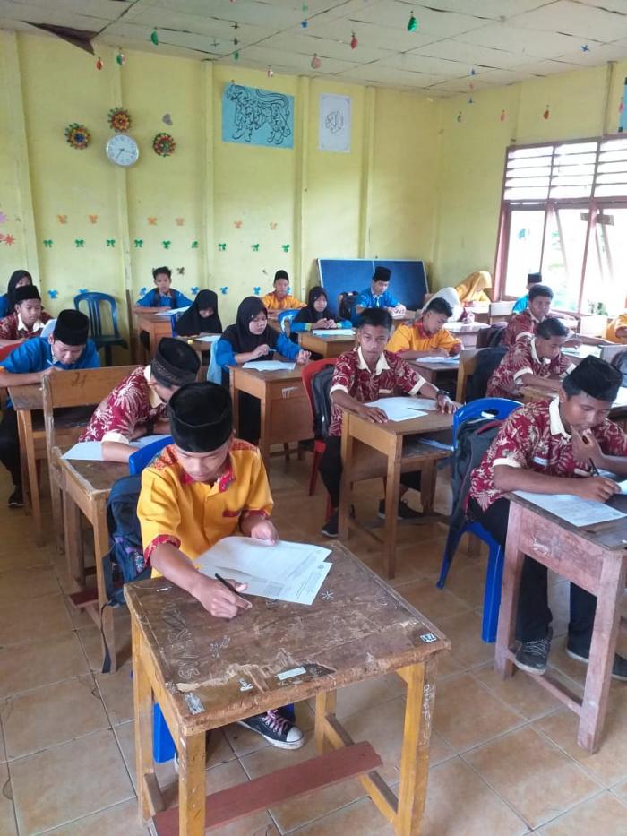 Ujian Semester Ganjil Hari Pertama Berjalan Lancar