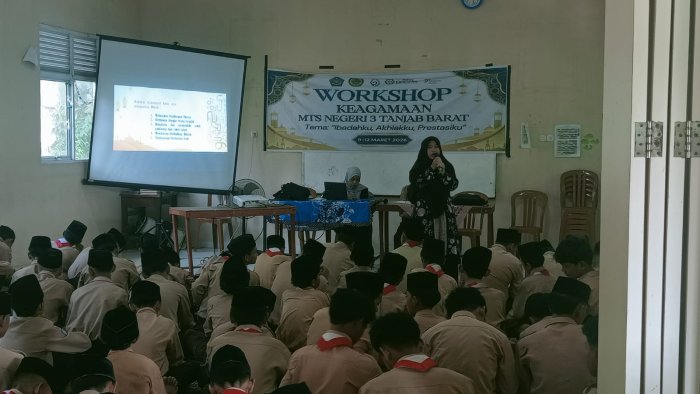 Hari Ketiga Pesantren Ramadan, Siswa MTsN 3 Tanjung Jabung Barat Belajar Akhlak di Era Digital