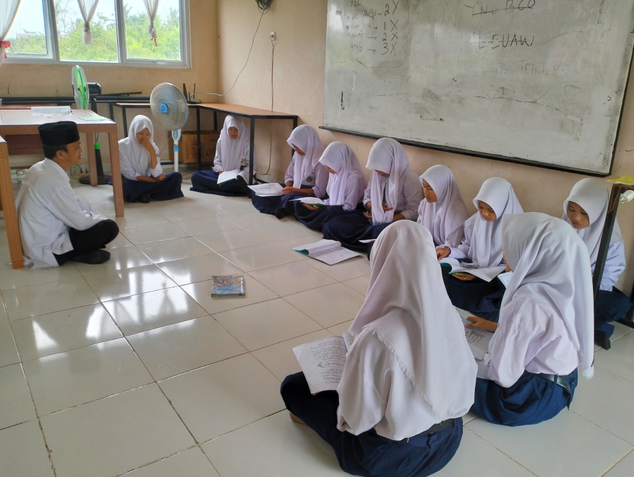 Maulid al-Habsyi Program Pengembangan Diri Siswa MTsN 3 Tanjab Barat