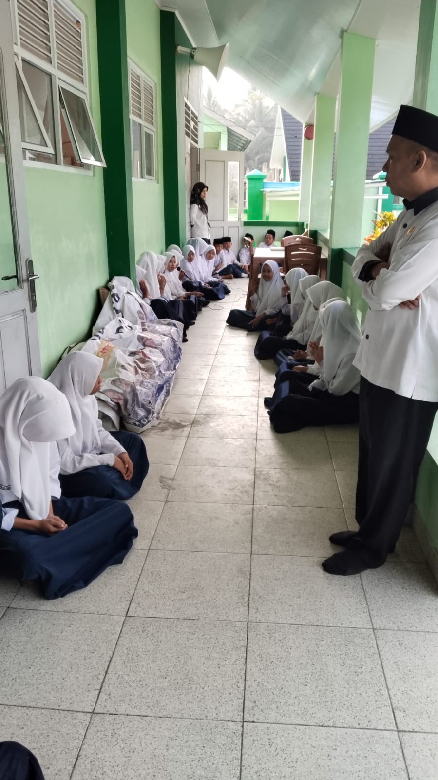 Program Literasi Melalui Praktik Hafalan Surah Pendek
