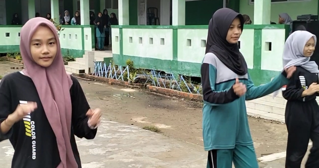 Jumâ€™at Sehat, MTsN 3 Laksanakan Senam Kebugaran Jasmani