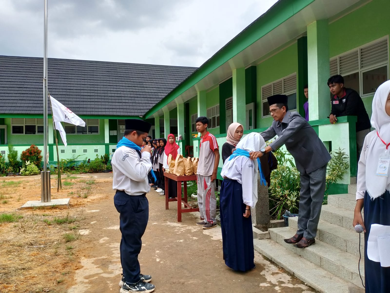 PMR MTsN 3 Tanjab Barat, Melatih Siswa Peduli Hidup Sehat