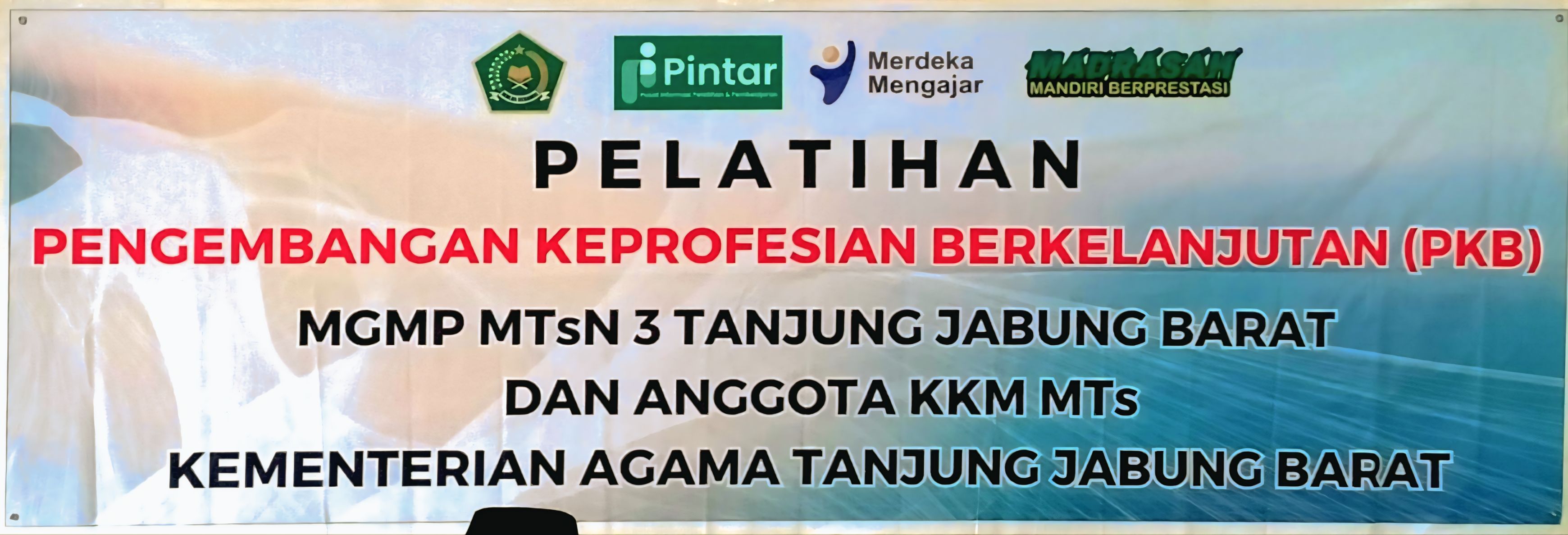 MTsN 3 Tanjab Barat Gelar MGMP Bersama Anggota KKM