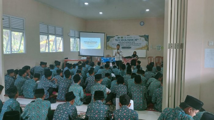Pesantren Ramadan MTsN 3 Tanjung Jabung Barat Hari Kedua Bahas Pergaulan Remaja dan Kaifiat Sholat