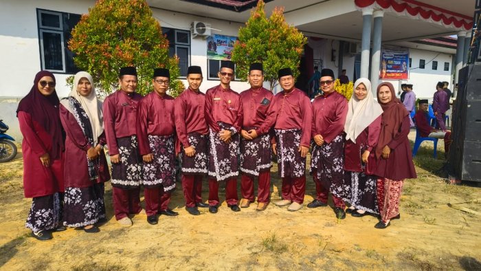 MTsN 3 Tanjab Barat Ikuti Upacara Peringatan Hari Jadi Kabupaten Tanjung Jabung Barat ke-61 MTsN 3 Tanjab Barat Ikuti Upacara Peringatan Hari Jadi Kabupaten Tanjung Jabung Barat ke-61