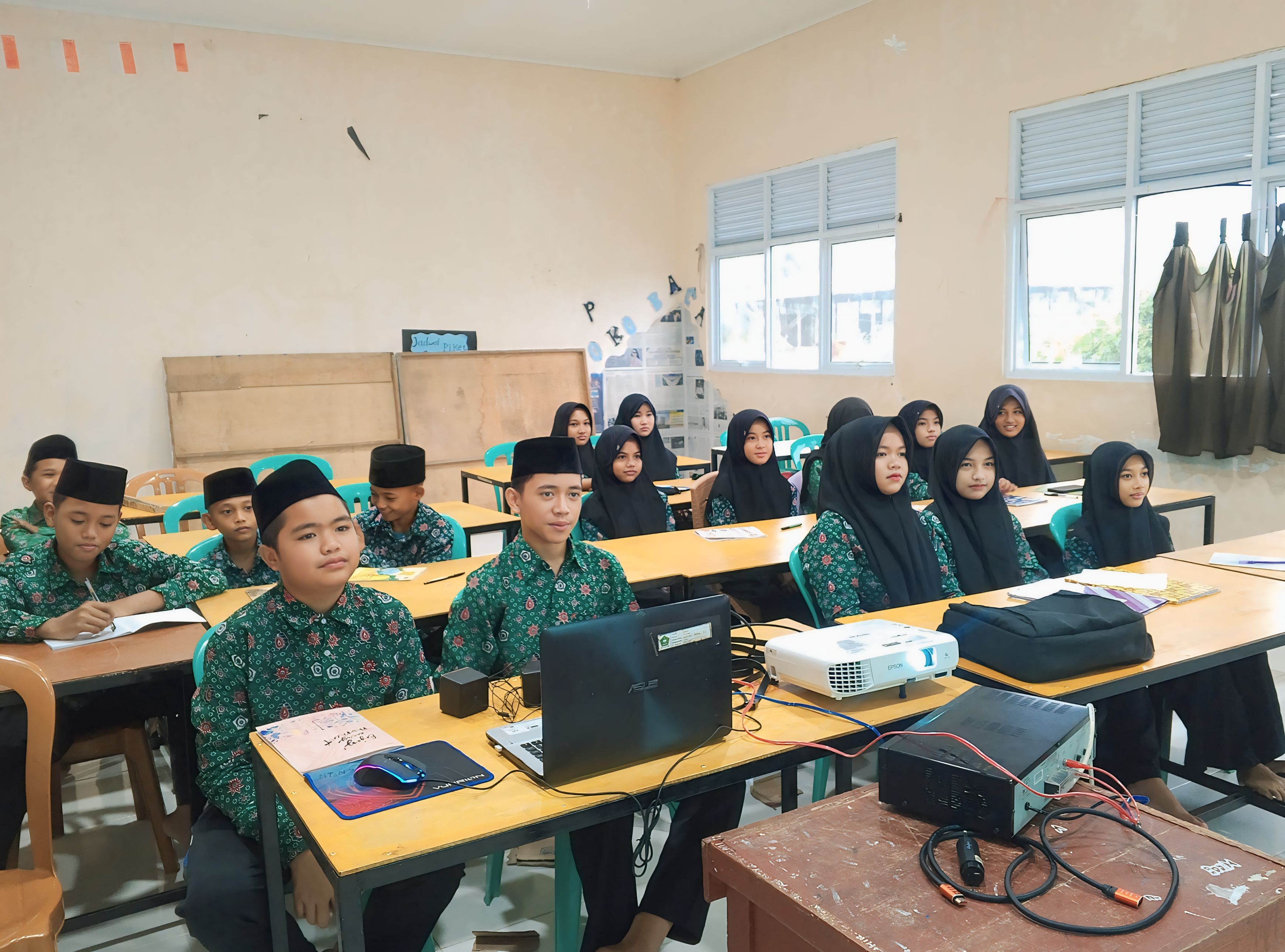 MTsN 3 Tanjab Barat Ikuti Zoom Meeting Bimtek Moderasi Beragama