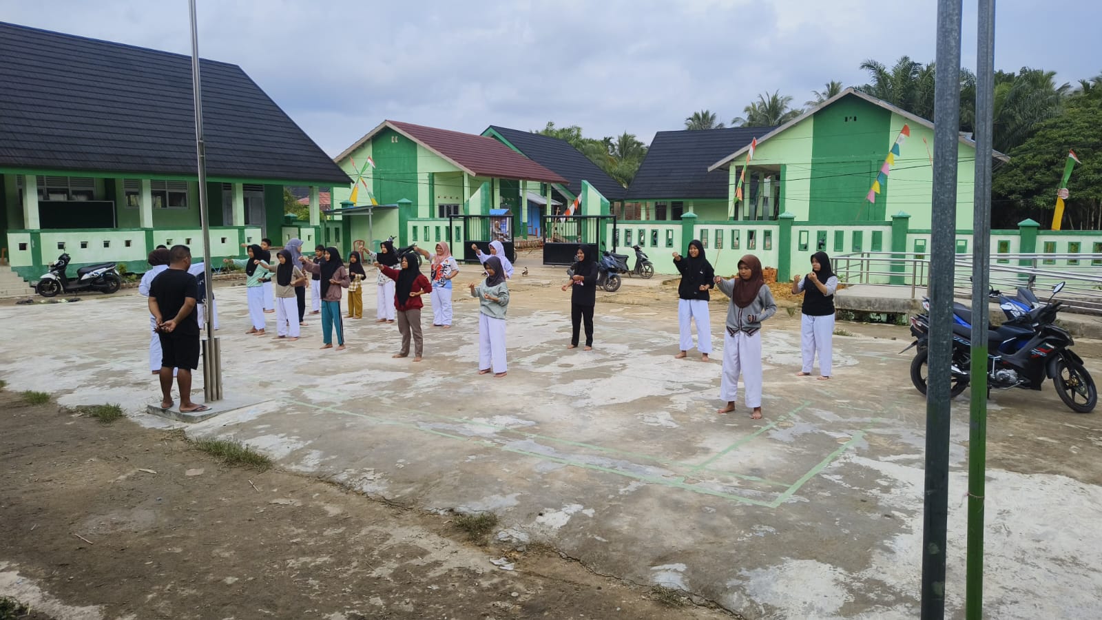 Mengenal Karate Dojo MTsN 3 Tanjab Barat